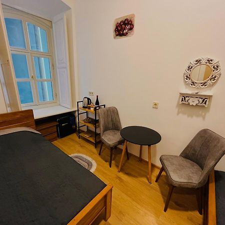 Salomes Guest Room Tbilisi Exterior foto